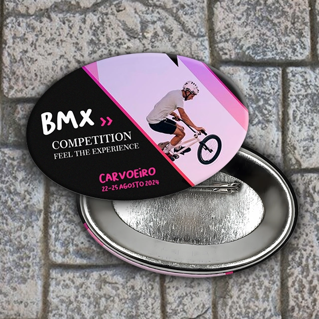 Badges ovales personnalisés 65x45mm